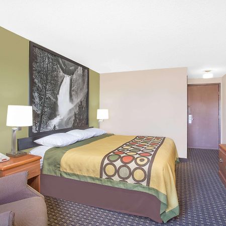 Super 8 By Wyndham Riverton Esterno foto