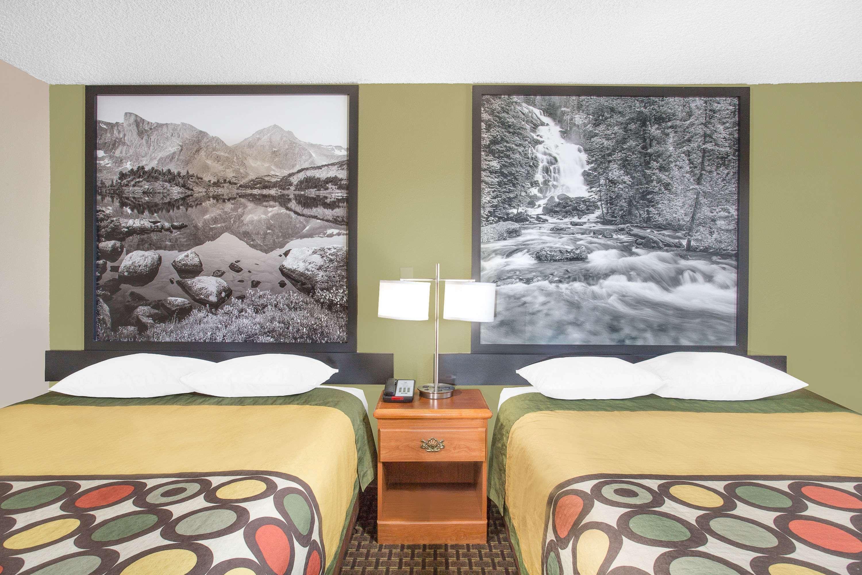 Super 8 By Wyndham Riverton Esterno foto