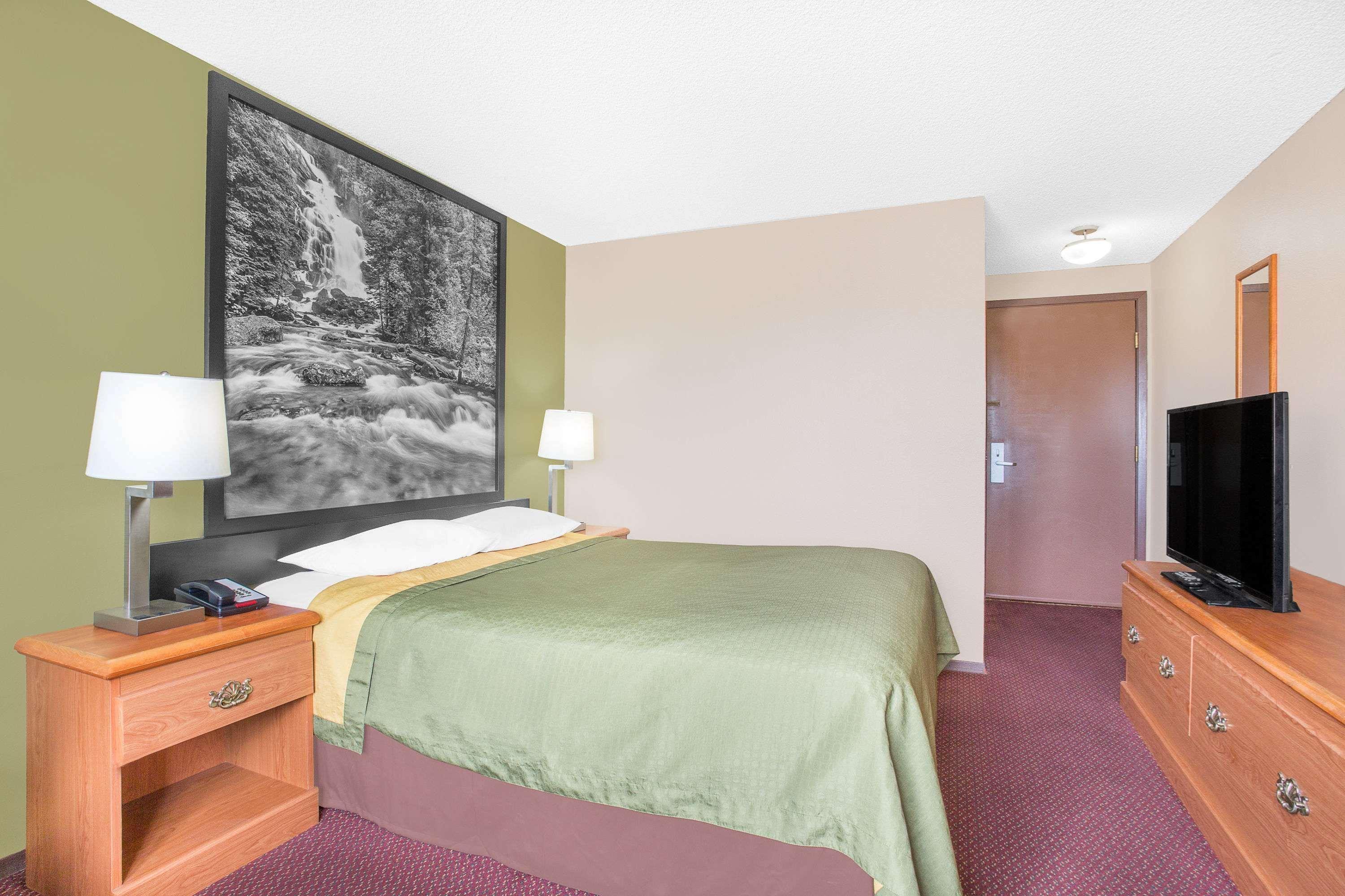 Super 8 By Wyndham Riverton Esterno foto